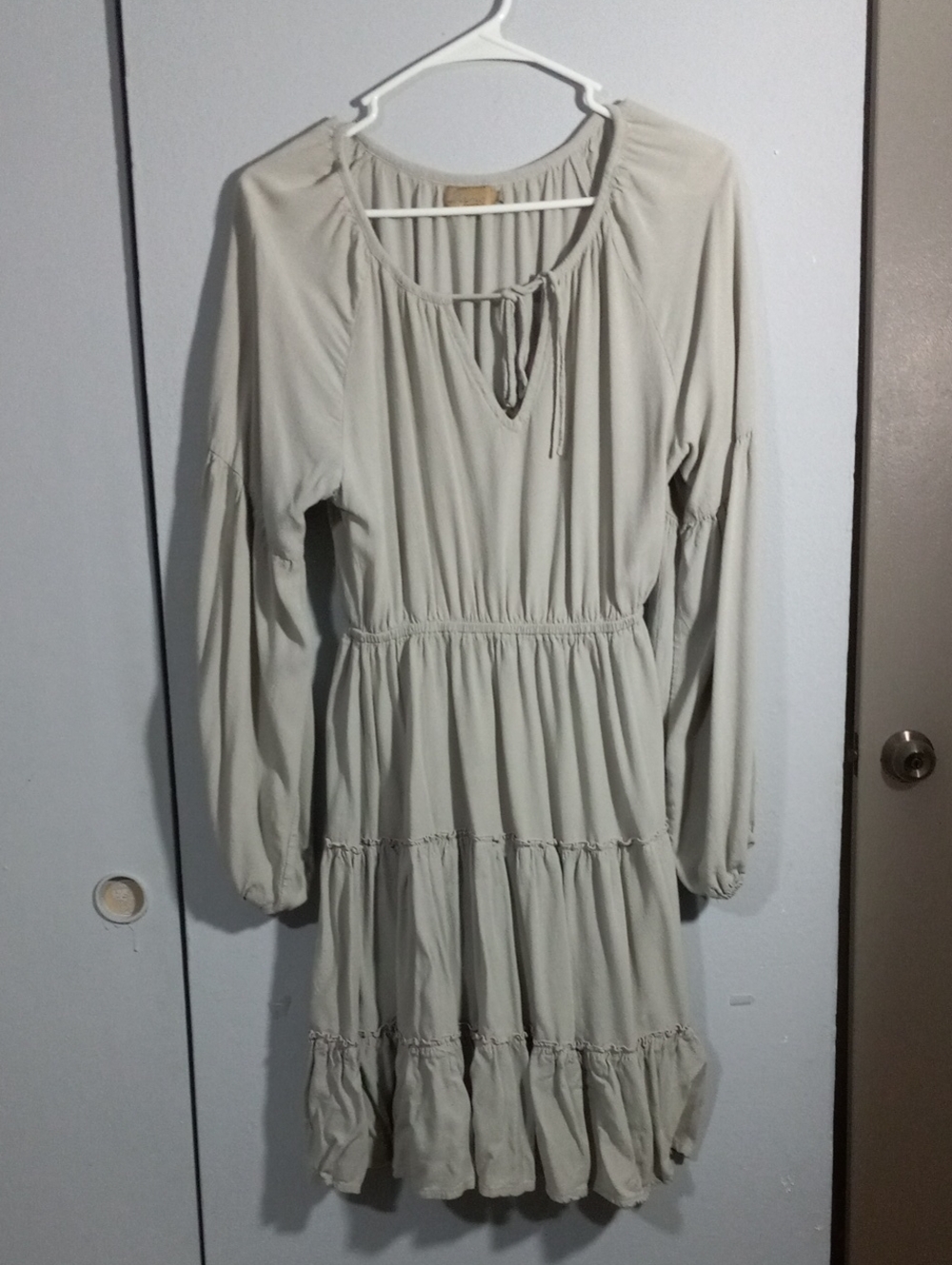 Skemo Long-Sleeve Tiered Dress in Sage Size M